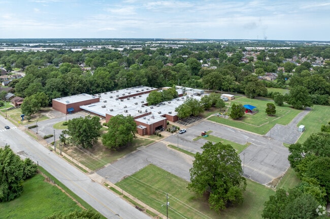 There is ample parking at Crump Elementary in Memphis.