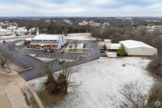 Messenger Christian School in Fenton, MO focuses on core subjects like English and math.