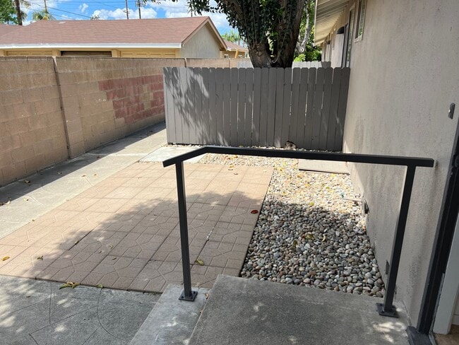 Charming 1 Bedroom unit, completely remodeled with In-Unit Washer/Dryer!, Orange, CA 92866 - photo 3