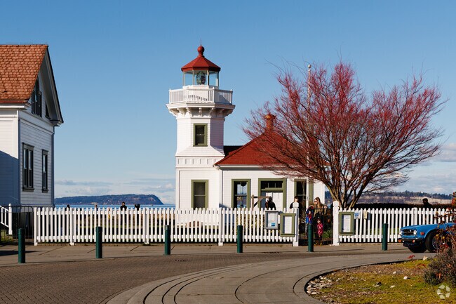 Admire the beautiful lighthouse and incredible views from Lighthouse Park in Mukilteo.