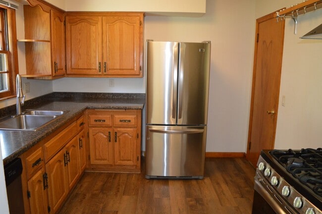 7014 University Ave, Middleton, WI 53562 - photo 6