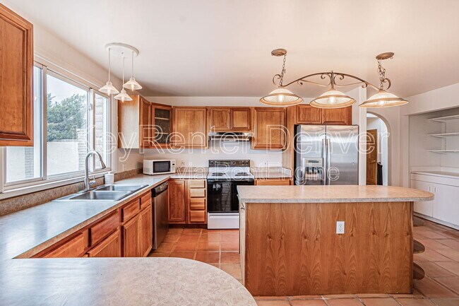 990 Beech St, Golden, CO 80401 - photo 7