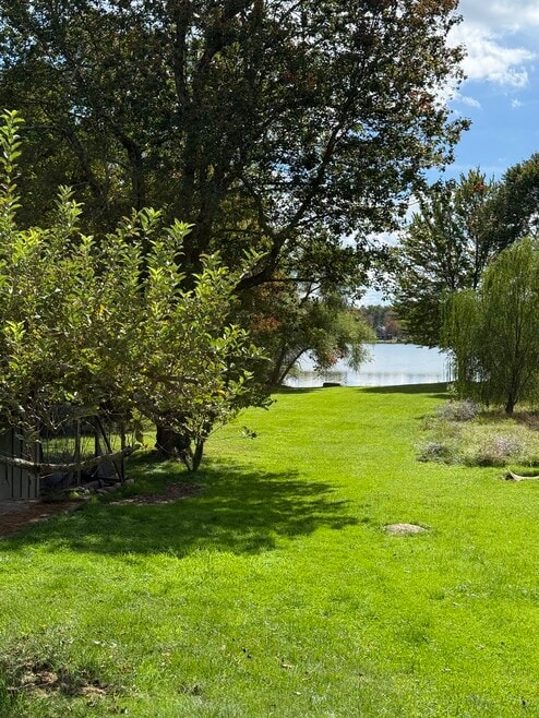 40 W Quasset Rd, Woodstock, CT 06281 - photo 1