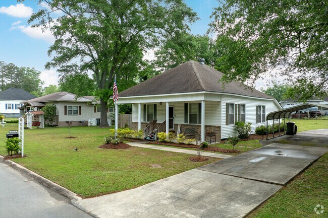 In Valley, Alabama, mid-to-late 20th century homes present an exceptional opportunity, often priced around $225,000.