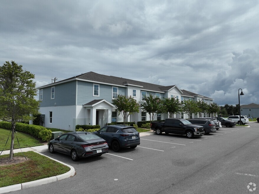 1230 Sand Torch Cir, Davenport, FL 33837 - photo 2