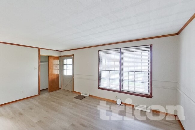 1546 Grant Dr, Saint Charles, MO 63303 - photo 3