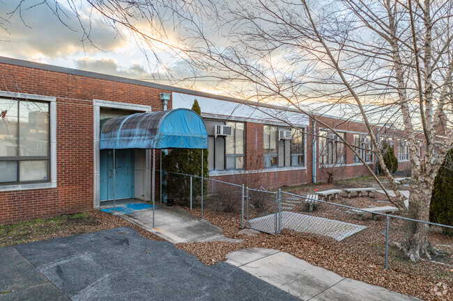 Students can sit out at the courtyard at St. Thomas the Apostle School.