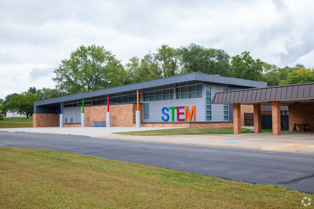 Brooklyn Elementary School provides education in the neighborhood of 
Brooklyn.