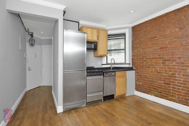 221 E 23rd St unit 8, New York, NY 10010 - photo 2