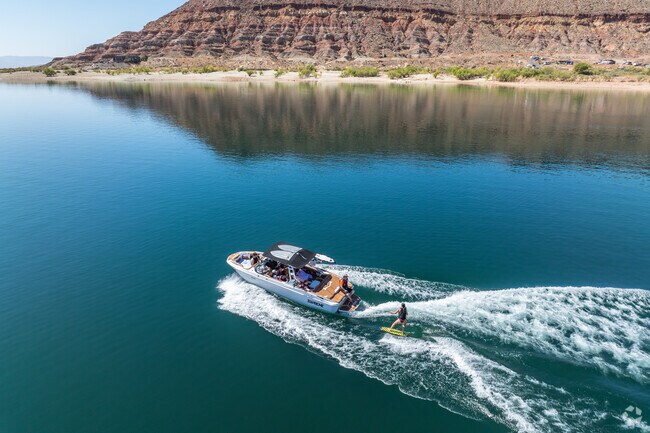 Water sports are very popular among locals in Sand Hollow Resort.