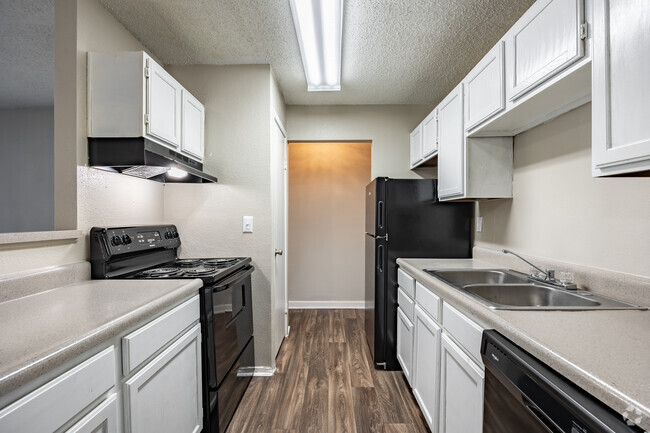 2BR, 2BA - 997SF