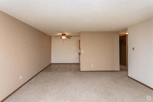 Oaks at Bentonshire, Saint Cloud, MN 56304 - photo 2