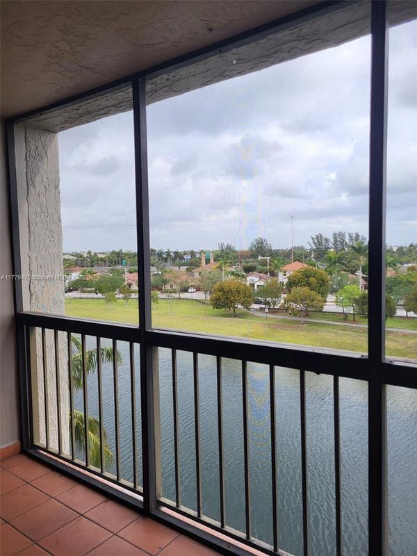 10155 NW 9th St Cir, Miami, FL 33172
