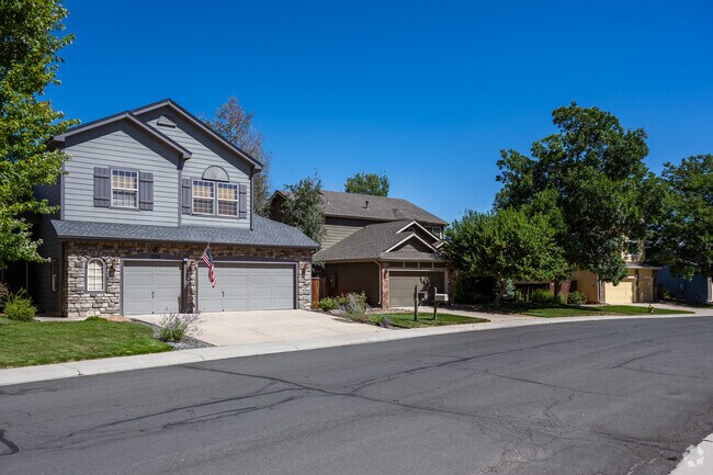 Two story contemporary craftsman homes in Ridgeview Heights, Broomfield, Colorado.