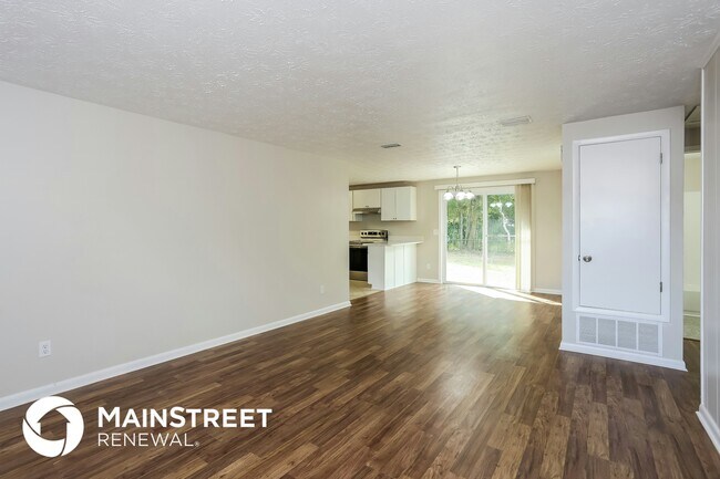 9572 Spottswood Rd W, Jacksonville, FL 32208 - photo 4