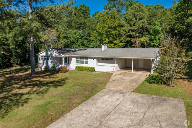 Most of the ranch-style homes in Stage Road were built between the mid-1960s and 1970s.
