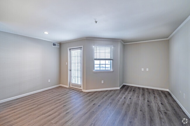1 BD, 1 BA - 660 SF - Dining and Living Area