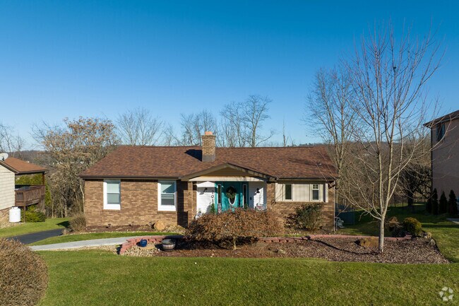 Ranch homes can be found throughout the Outlying North Franklin Township neighborhood.