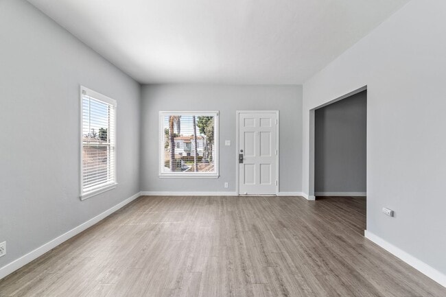 2010 Pine Ave unit 4, Long Beach, CA 90806 - photo 3