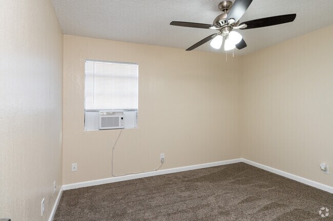 Tia Maria, Carlsbad, NM 88220 - photo 7