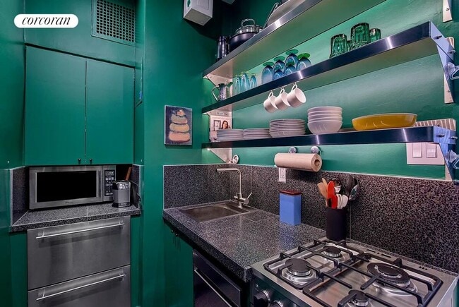 8 W 13th St, New York, NY 10011 - photo 7