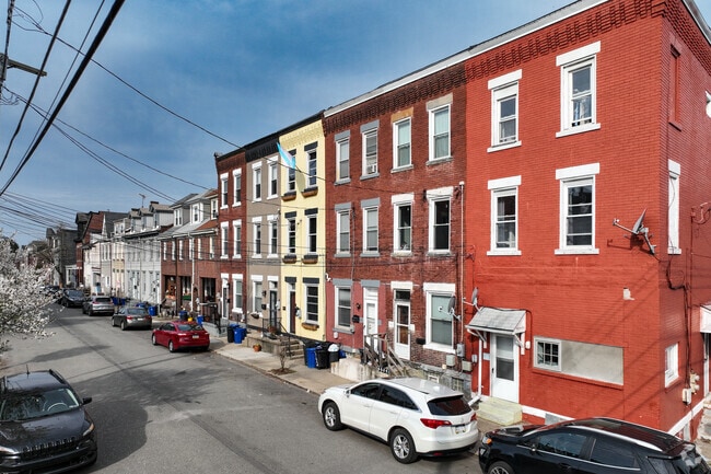 Three story townhouses are common living spaces in Upper Lawrenceville.