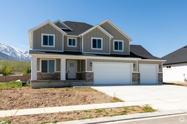 This beautiful new home in Santaquin showcases modern architecture and impeccable craftsmanship.