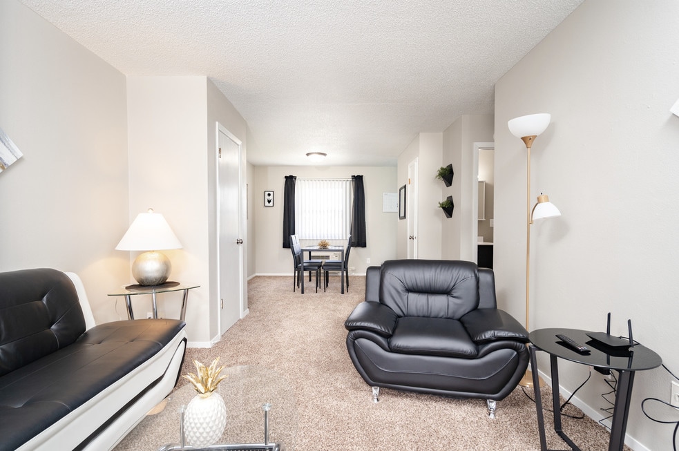 Brentwood Estates - Furnished & Unfurnished Apartments, Cedar Falls, IA 50613 - photo 1