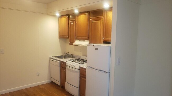 304 Beacon St unit B, Boston, MA 02116 - photo 2
