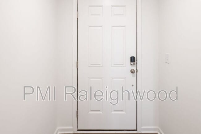 3615 Elm Grv Ln, Raleigh, NC 27604 - photo 7