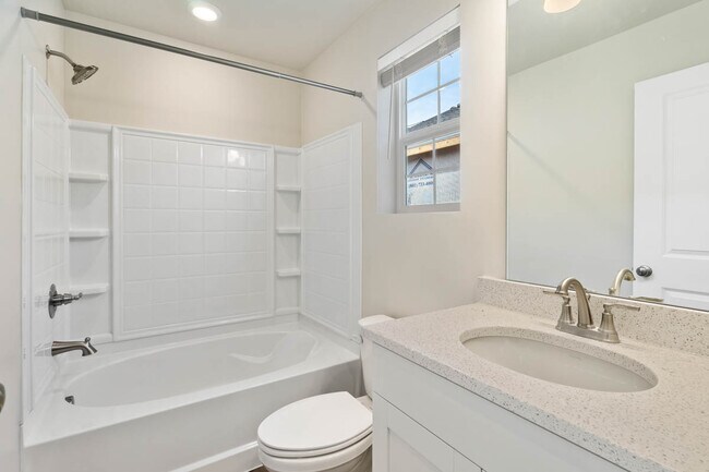 263 N Broadway Dr, Saratoga Springs, UT 84045 - photo 3