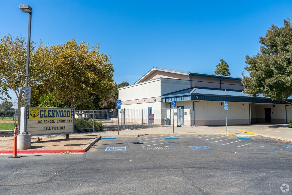 Glenwood Elementary School serves students in the Northeast San Joaquin County community.