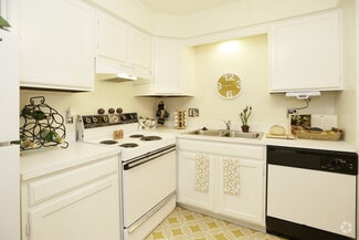 1480 Hidden Valley Dr SE, Kentwood, MI 49508