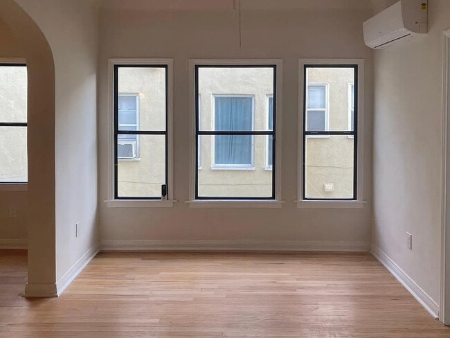 2807 Hillcrest Dr unit 4, Los Angeles, CA 90016 - photo 7