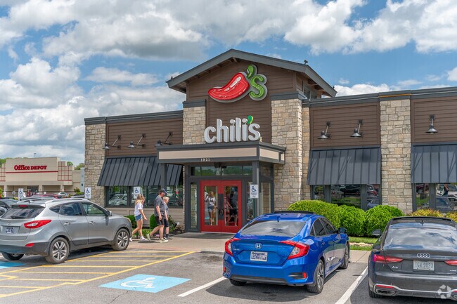 A range of fast-food and family restaurants are located along Stone Drive near Orebank.