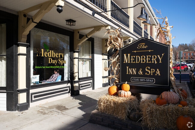 In operation since 1847 the Medberry Inn & Spa is a historic location with historical visits.