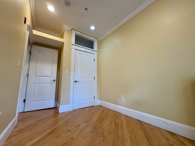 156 Magazine St unit 23, Cambridge, MA 02139 - photo 4