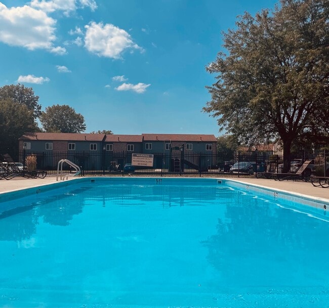 Covington Square, Valparaiso, IN 46383 - photo 7