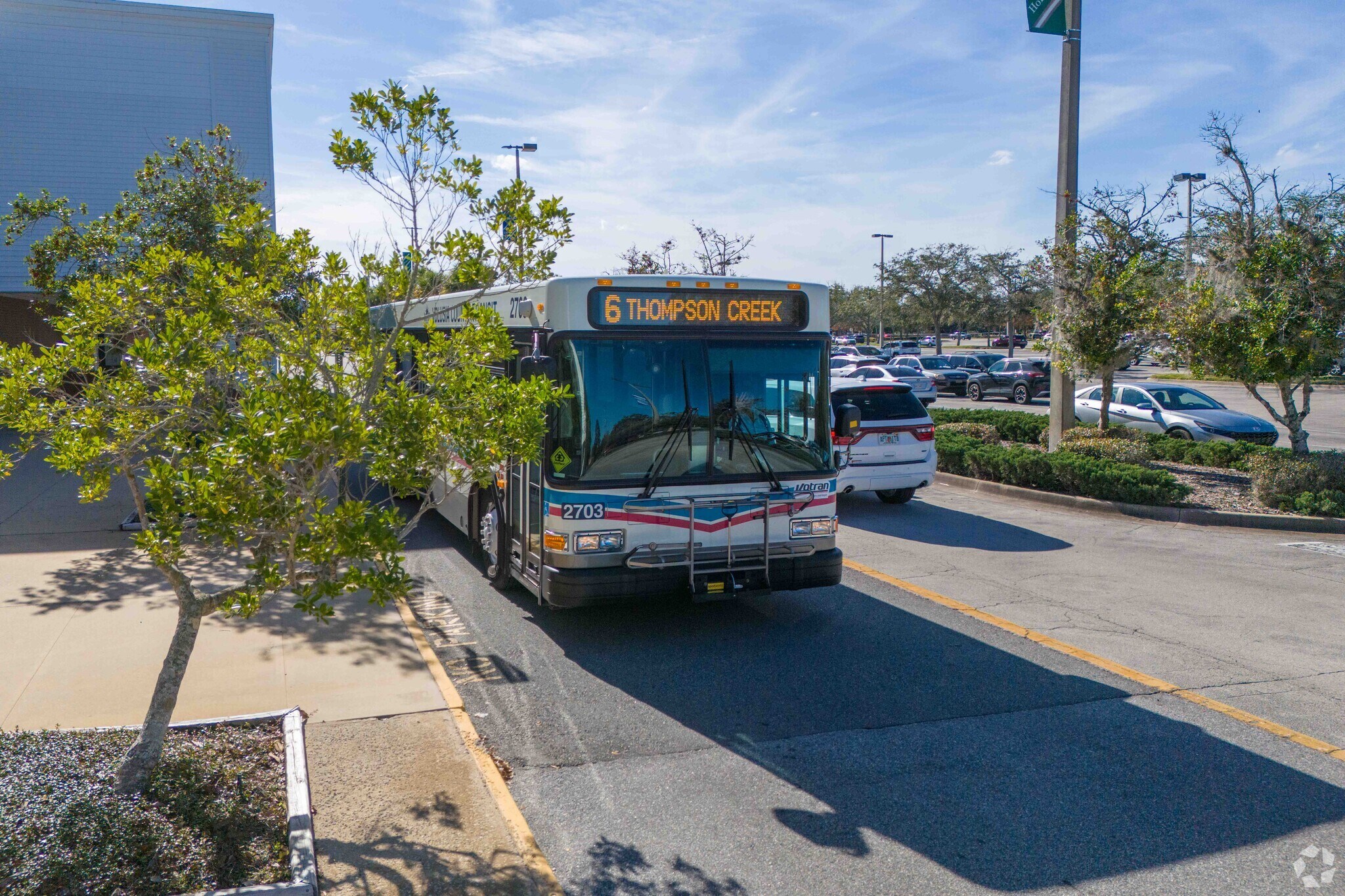 Hunters Ridge has bus stops bus stops are found along Williamson Boulevard.