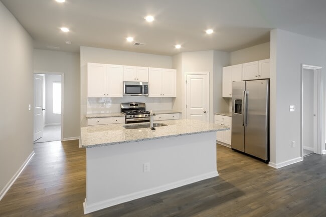 205 Cypress Tree Lp, Longs, SC 29568 - photo 5