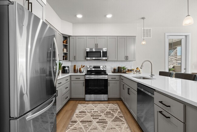 Marq Bronco Butte, Phoenix, AZ 85085 - photo 5