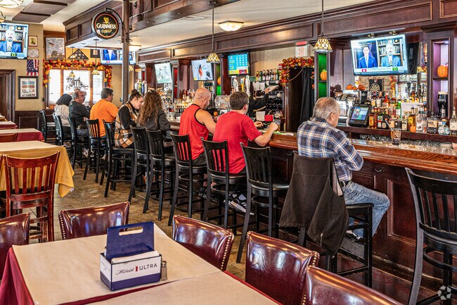 Farrell's Of Brooklyn Bar & Grill is a place to pass some free time in West Islip.