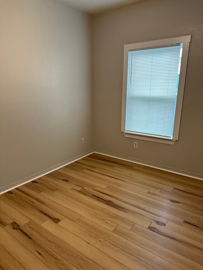 219 N Carys Ln unit Carys Lane, Pensacola, FL 32507 - photo 6