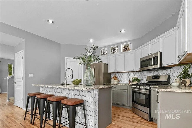 3918 S Mill Site Ave, Boise, ID 83716 - photo 3