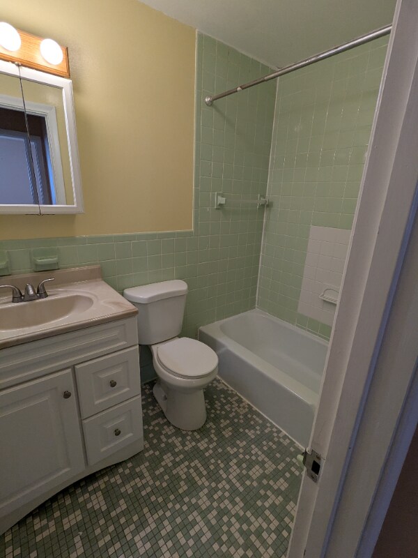 12 Thompson Rd, Manchester, CT 06040 - photo 5