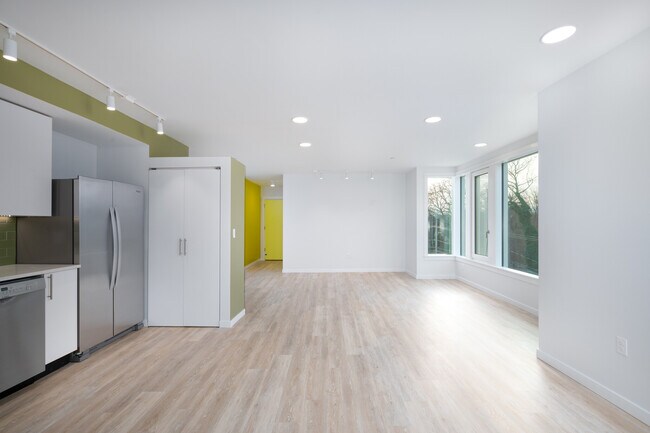 205 Beacon St unit 403, Somerville, MA 02143 - photo 5