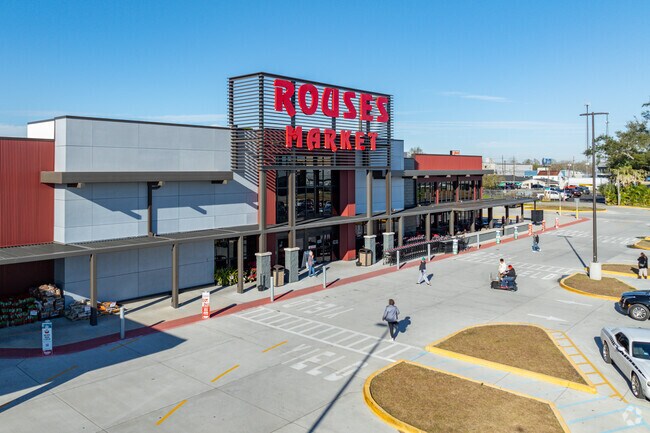 Rouses Market in Gray has all of your grocery needs covered.
