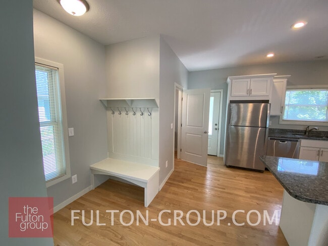 336 Donald Plaza SE, Grand Rapids, MI 49506 - photo 6