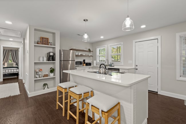 2611 N Oakridge Cir, North Charleston, SC 29420 - photo 2