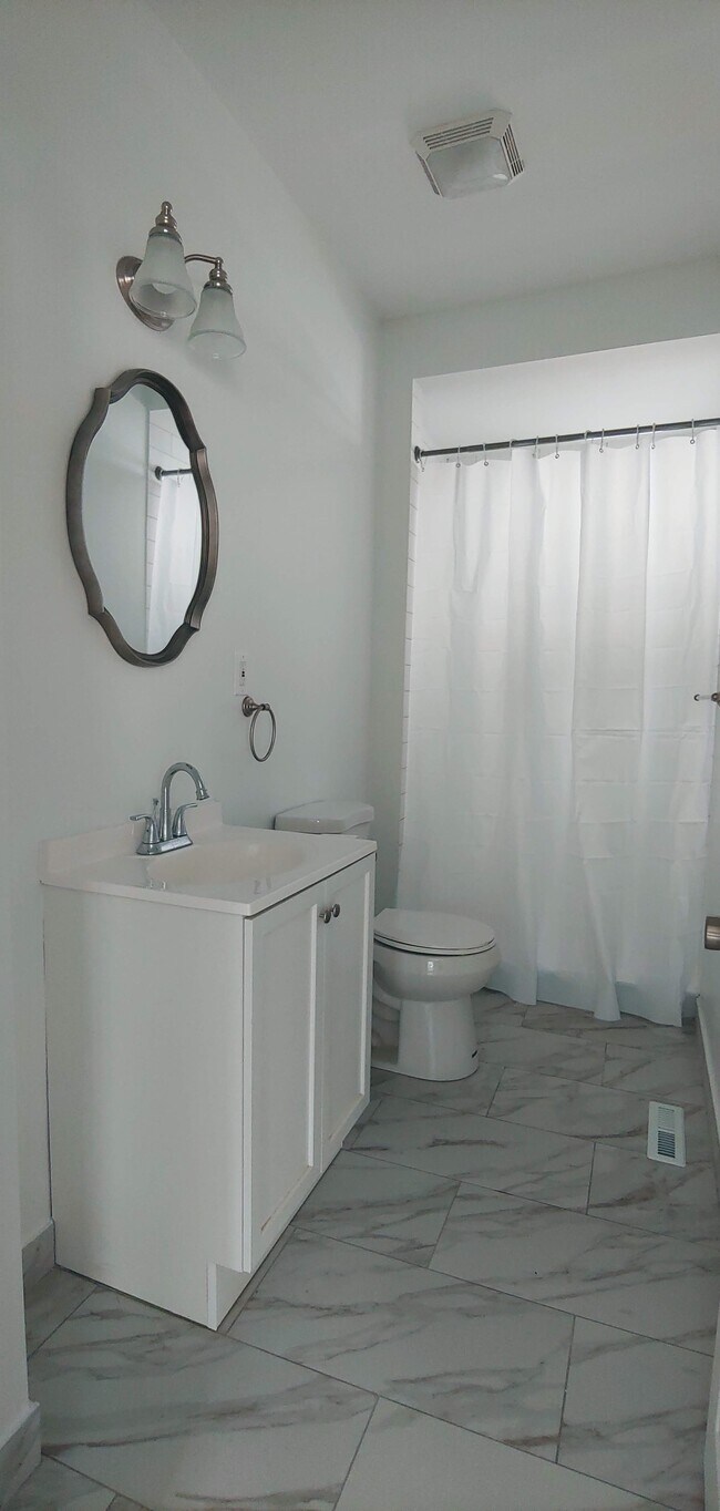Modern tiled bathroom